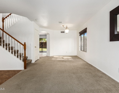 4629 E Augusta Avenue - Photo Thumbnail 13