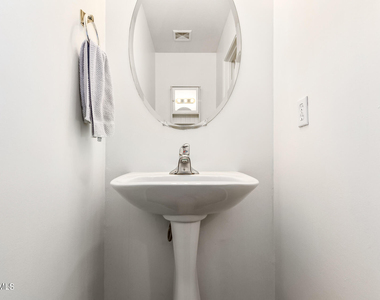 4629 E Augusta Avenue - Photo Thumbnail 24