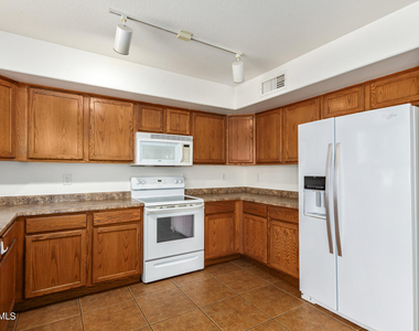 4629 E Augusta Avenue - Photo Thumbnail 22
