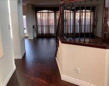8052 Peacock Lane - Photo Thumbnail 3