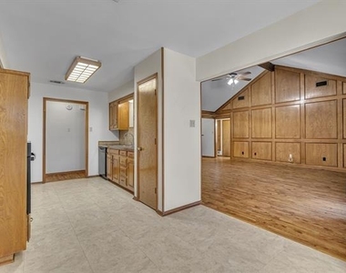 1009 Kings Canyon Court - Photo Thumbnail 7