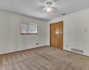 1009 Kings Canyon Court - Photo Thumbnail 18