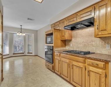 1009 Kings Canyon Court - Photo Thumbnail 11