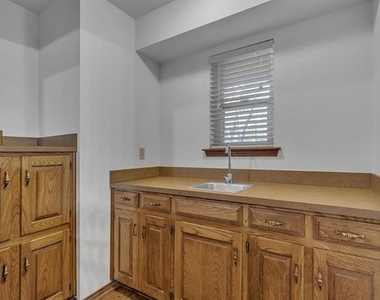 1009 Kings Canyon Court - Photo Thumbnail 5