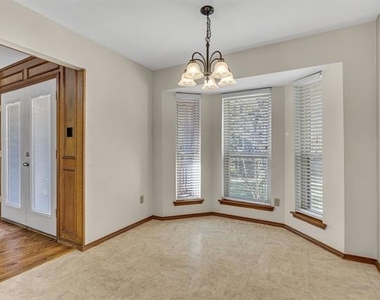 1009 Kings Canyon Court - Photo Thumbnail 6