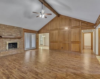 1009 Kings Canyon Court - Photo Thumbnail 2