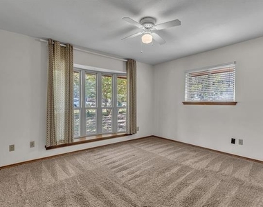 1009 Kings Canyon Court - Photo Thumbnail 17