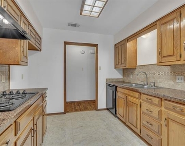 1009 Kings Canyon Court - Photo Thumbnail 8