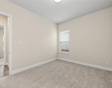 3618 Clara Drive - Photo Thumbnail 2