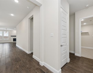 3618 Clara Drive - Photo Thumbnail 5