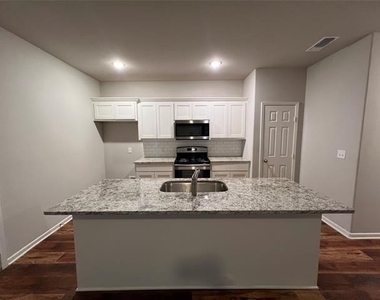 2709 Ginger Court - Photo Thumbnail 2