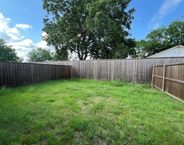 2709 Ginger Court - Photo Thumbnail 10