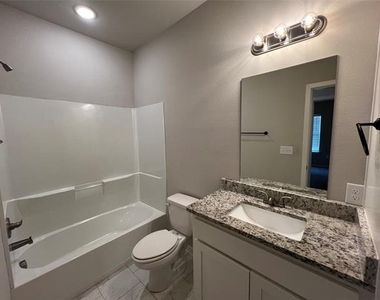 2709 Ginger Court - Photo Thumbnail 4