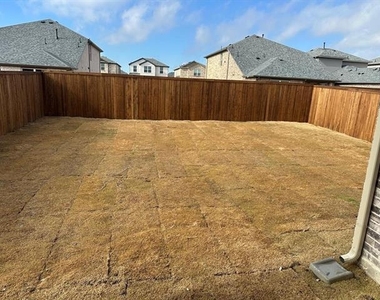 913 Amenduni Lane - Photo Thumbnail 17