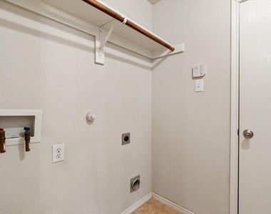 9812 George Washington Drive - Photo Thumbnail 23