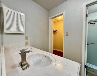 5981 Arapaho Road - Photo Thumbnail 12