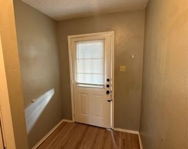 701 Lee Street - Photo Thumbnail 4