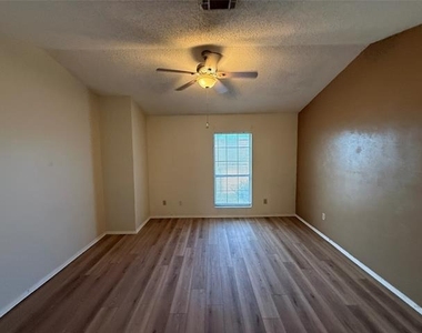 701 Lee Street - Photo Thumbnail 21