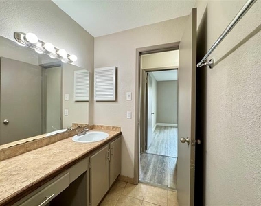 5981 Arapaho Road - Photo Thumbnail 18