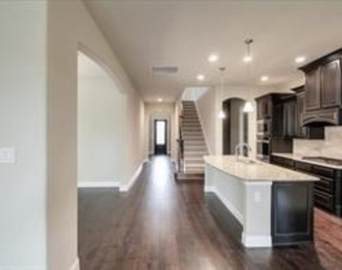 5612 Amphora Avenue - Photo Thumbnail 3