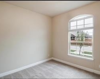 5612 Amphora Avenue - Photo Thumbnail 11