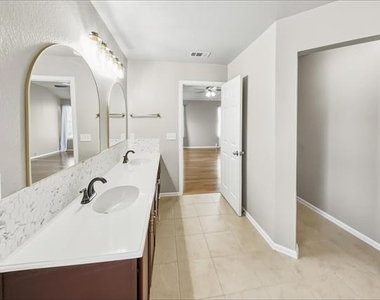 8440 Asheville Lane - Photo Thumbnail 11