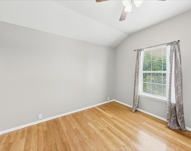 8440 Asheville Lane - Photo Thumbnail 13