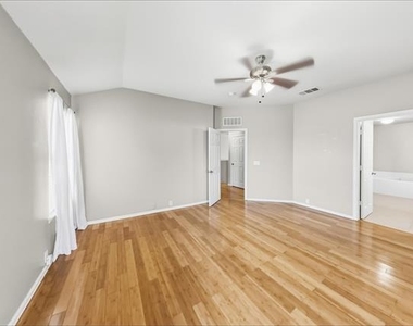 8440 Asheville Lane - Photo Thumbnail 9