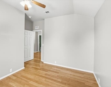8440 Asheville Lane - Photo Thumbnail 14