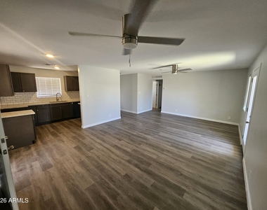 524 W 3rd Place - Photo Thumbnail 6