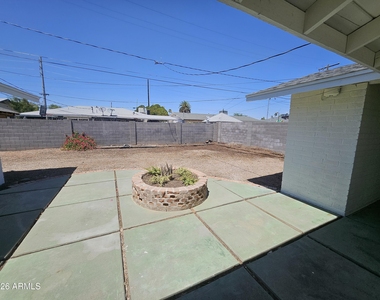 524 W 3rd Place - Photo Thumbnail 16