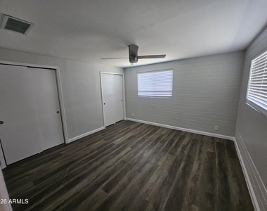 524 W 3rd Place - Photo Thumbnail 9