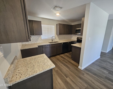 524 W 3rd Place - Photo Thumbnail 2
