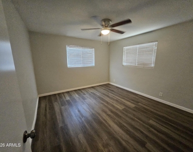 524 W 3rd Place - Photo Thumbnail 13