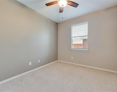 4512 Shade Tree Court - Photo Thumbnail 17
