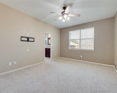 4512 Shade Tree Court - Photo Thumbnail 11