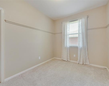 4512 Shade Tree Court - Photo Thumbnail 16