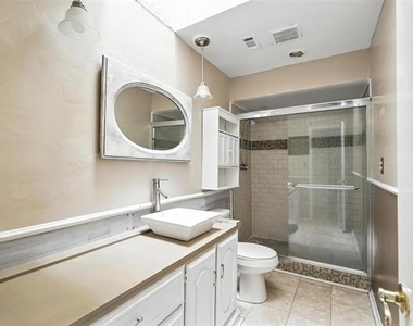 1744 Hartford Drive - Photo Thumbnail 16