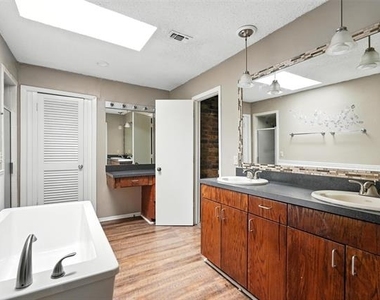 1744 Hartford Drive - Photo Thumbnail 13
