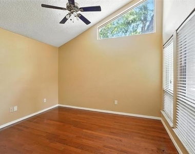 1744 Hartford Drive - Photo Thumbnail 15