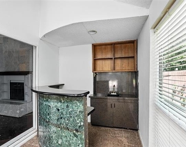 1744 Hartford Drive - Photo Thumbnail 4