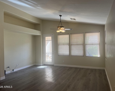 7033 W Irma Lane - Photo Thumbnail 6