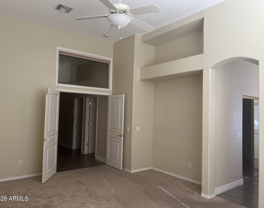 7033 W Irma Lane - Photo Thumbnail 10