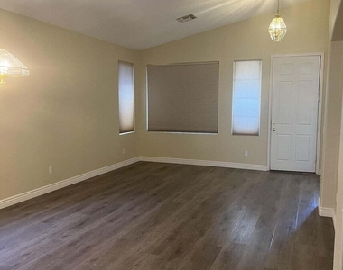 7033 W Irma Lane - Photo Thumbnail 2