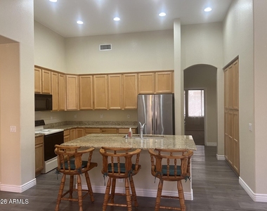 7033 W Irma Lane - Photo Thumbnail 3