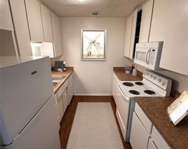 4639 Williams Road - Photo Thumbnail 4