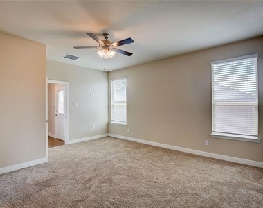 820 Greenford Manor - Photo Thumbnail 16