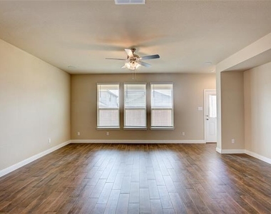 820 Greenford Manor - Photo Thumbnail 12