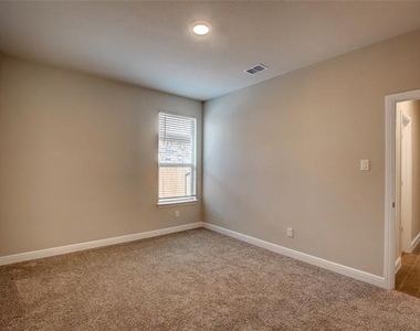 820 Greenford Manor - Photo Thumbnail 35