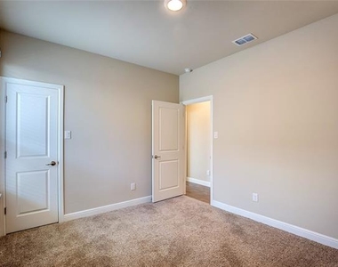 820 Greenford Manor - Photo Thumbnail 29